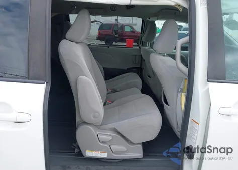 2020 Toyota Sienna Le from USA, damaged, VIN 5TDKZ3DC0LS044909